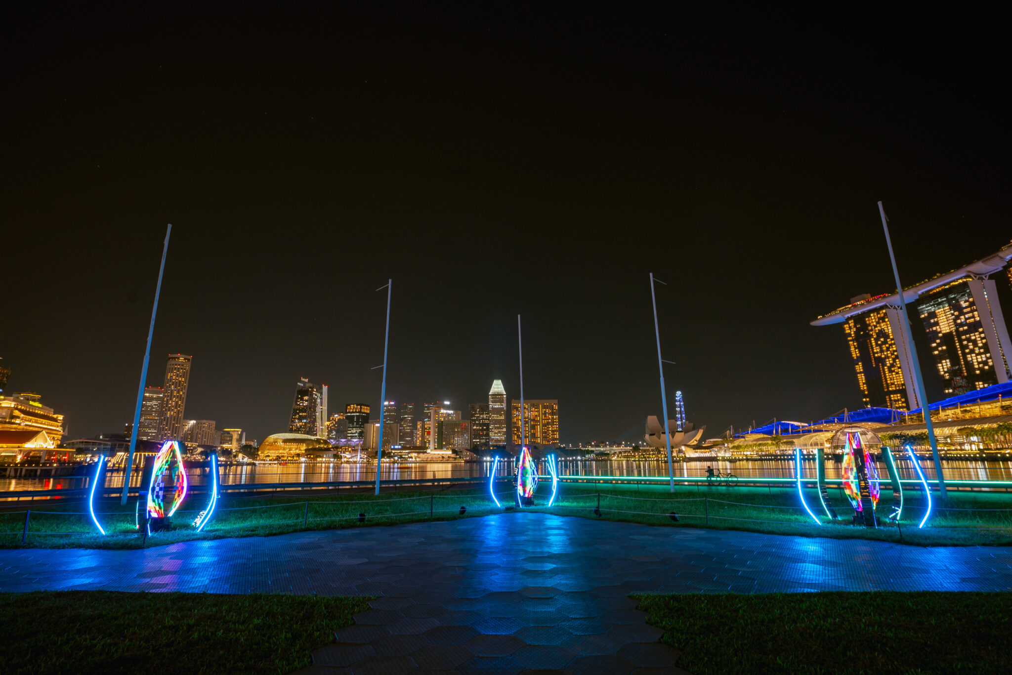 Malte Kebbel - Leuchtanemonen - i Light Singapore 2023, Apex at the Promontory @ Marina Bay Singapore